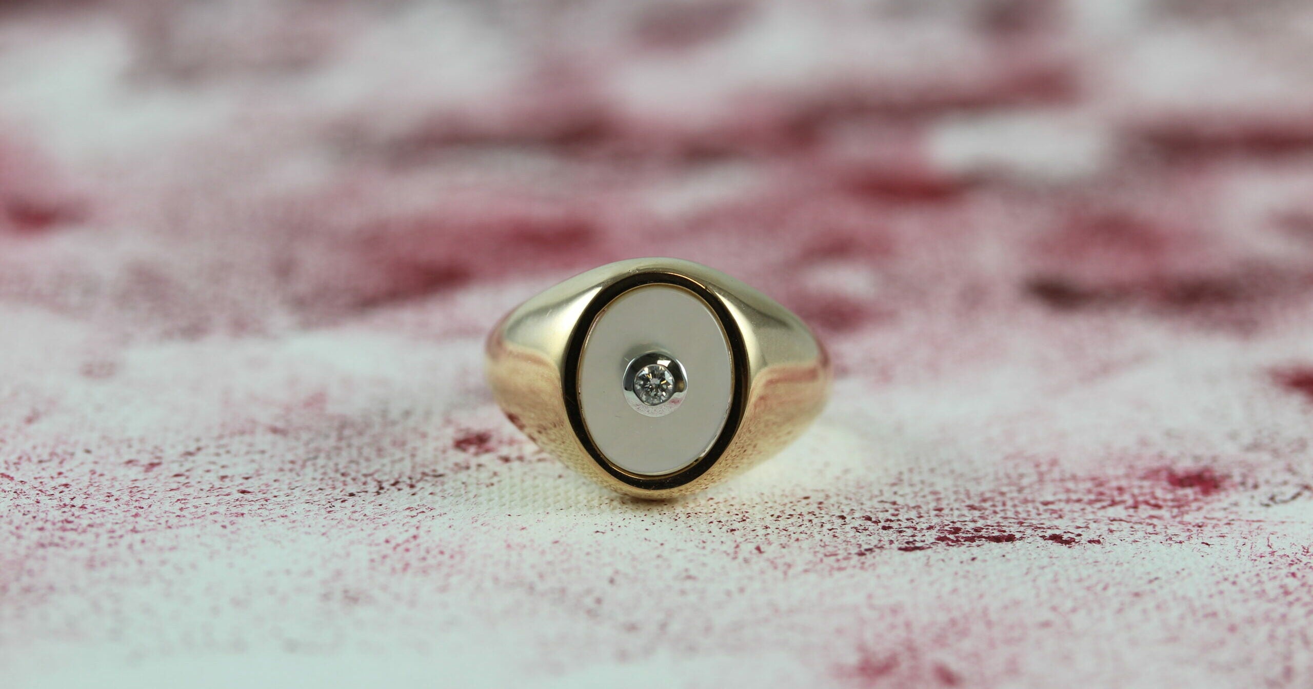 ¿Qué es un anillo de sello de oro?