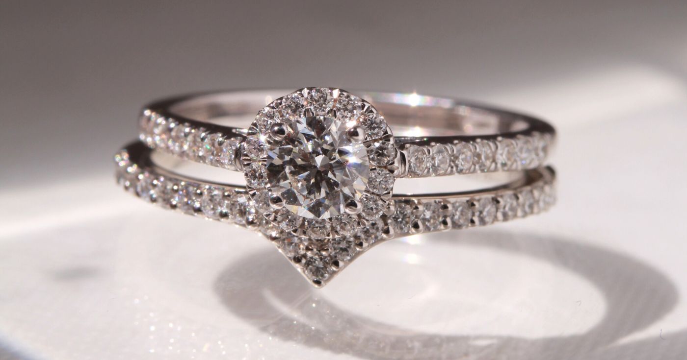 joyas con diamantes y oro