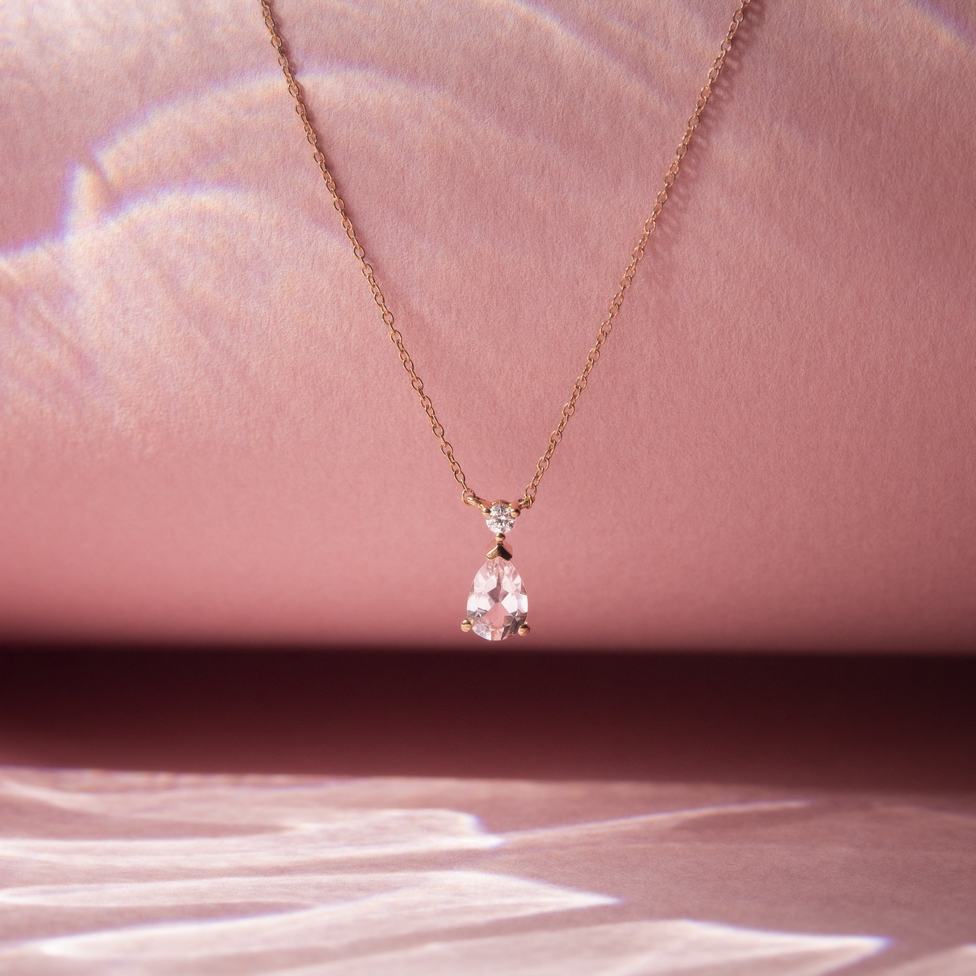 Tour de cou goutte de diamant