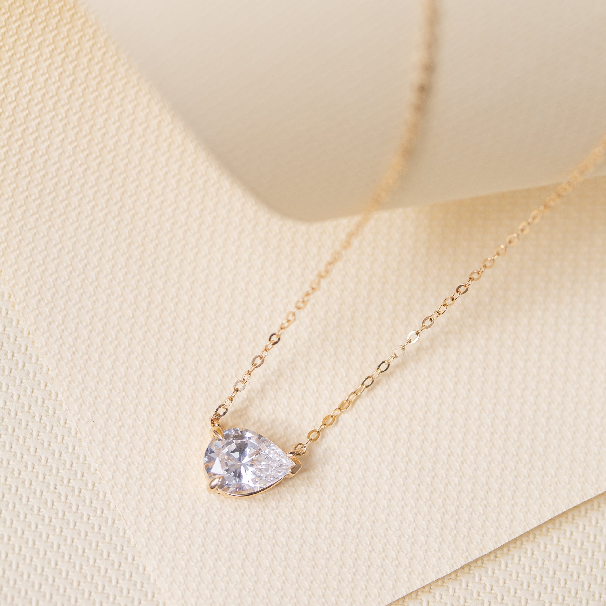 Girocollo a goccia Amaoto