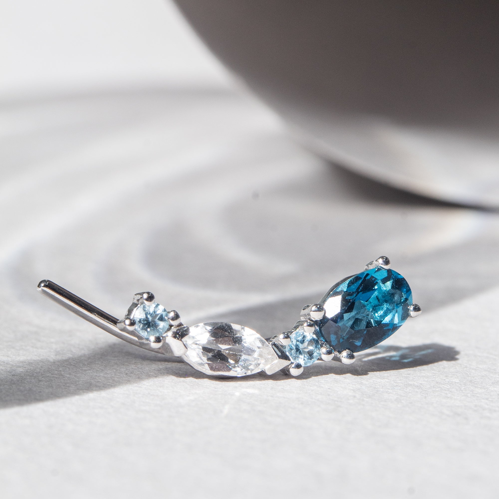 Amaoto Climbing Earring