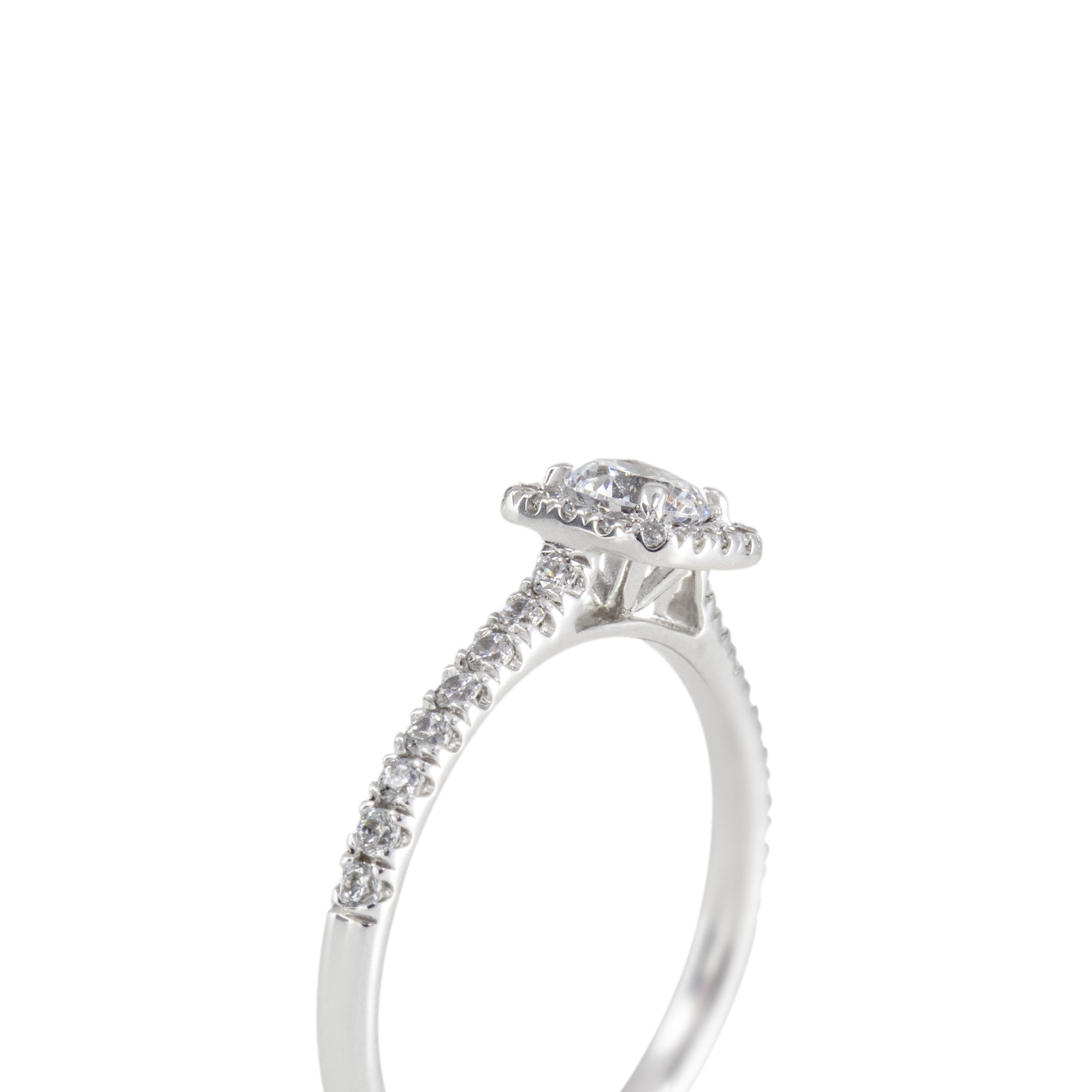 anillo-de-compromiso-roseton-de-diamantes-engarzados-y-oro-blanco-18k