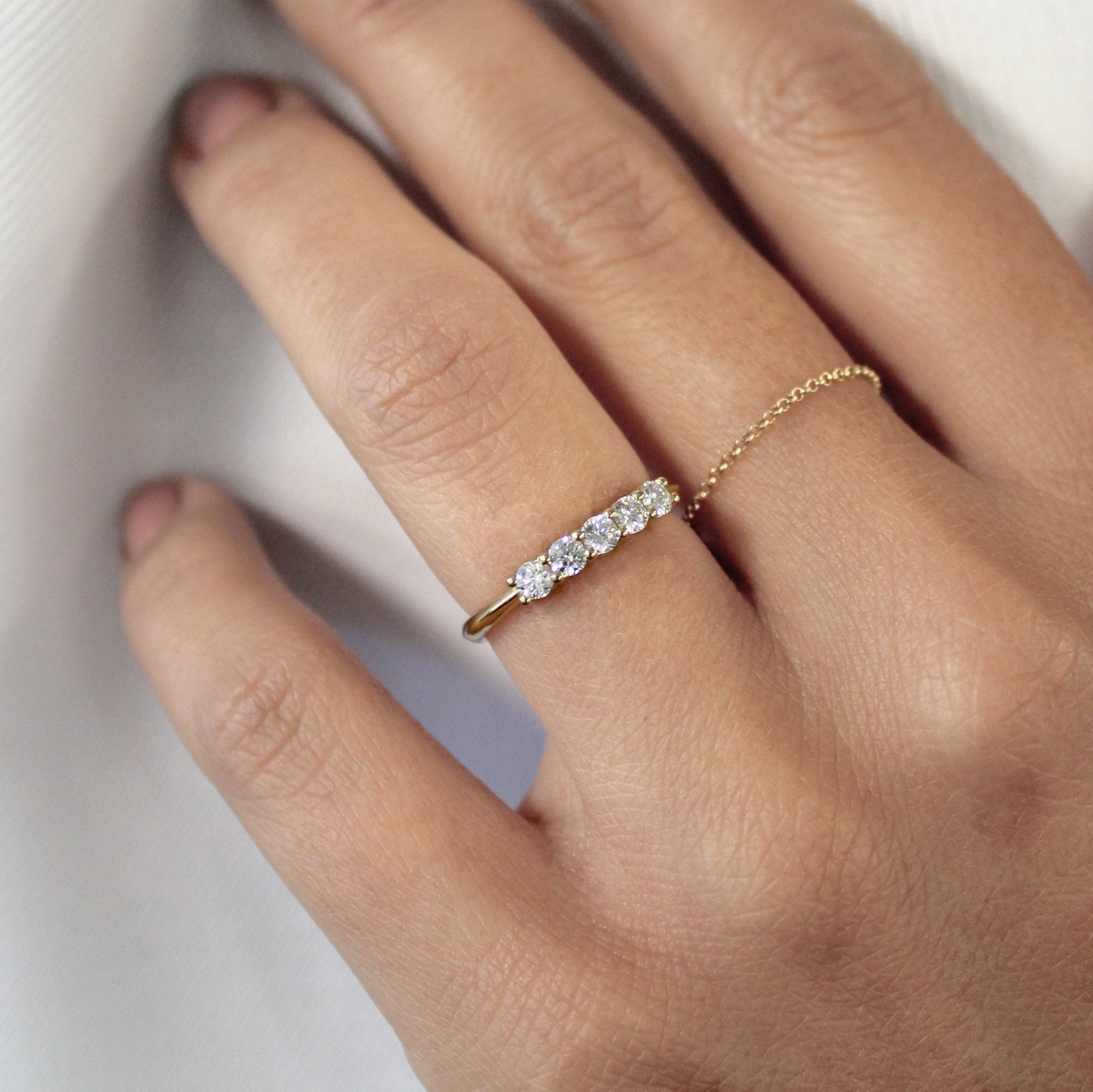 anillo-de-compromiso-cinquillo-diamantes-talla-brillante