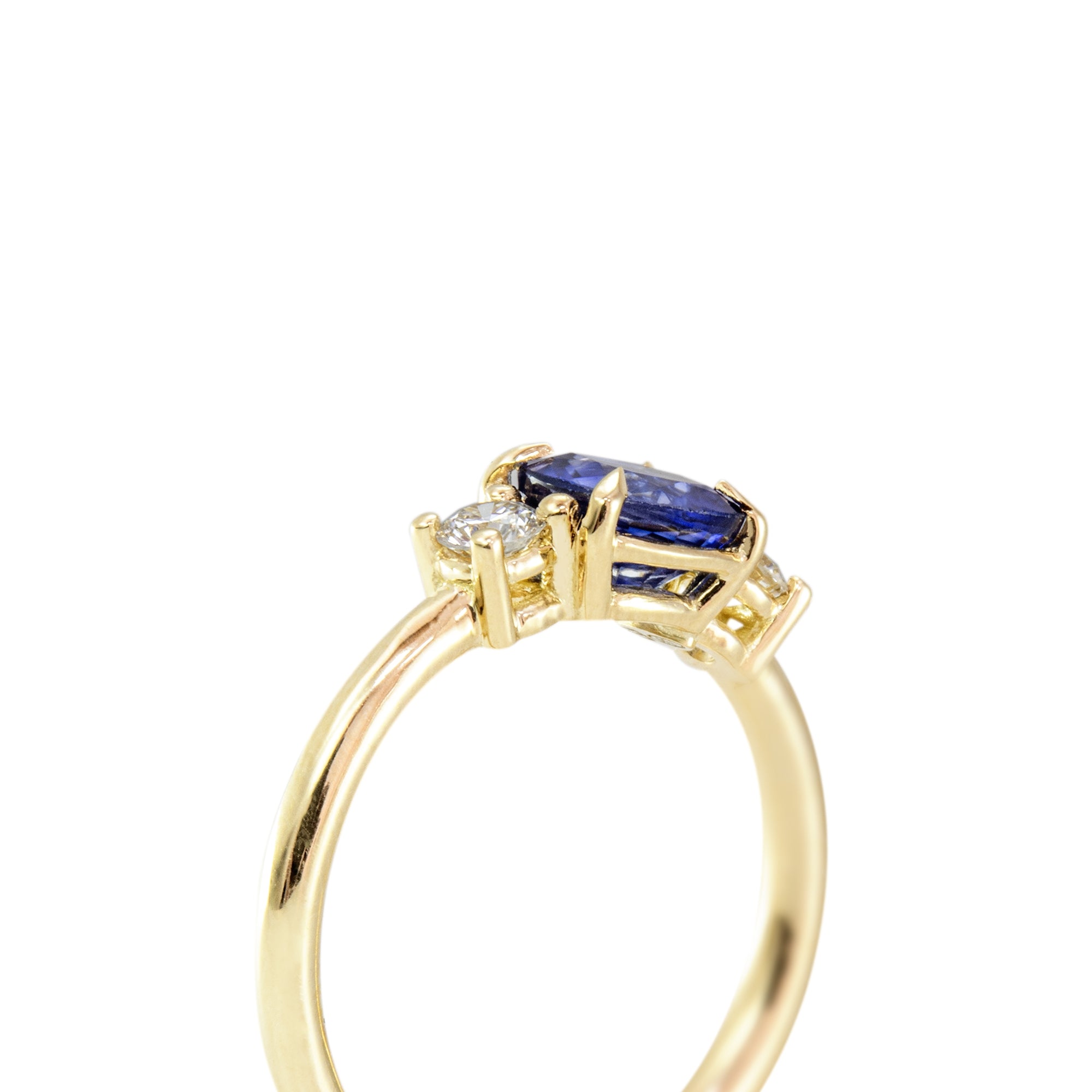 anillo-de-compromiso-de-oro-18k-diamantes-y-zafiro-central