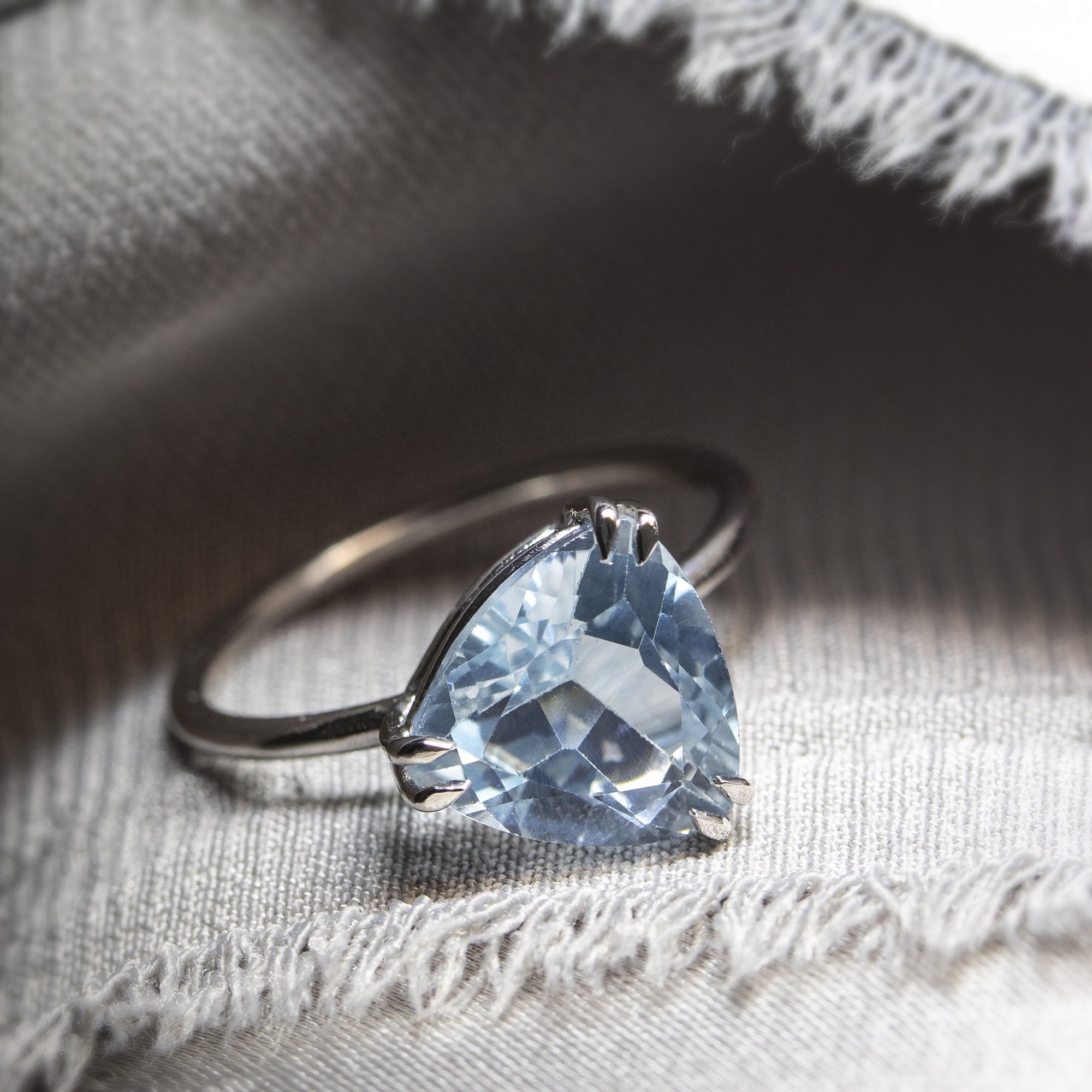 Anillo Trillion - Blanca Jewels