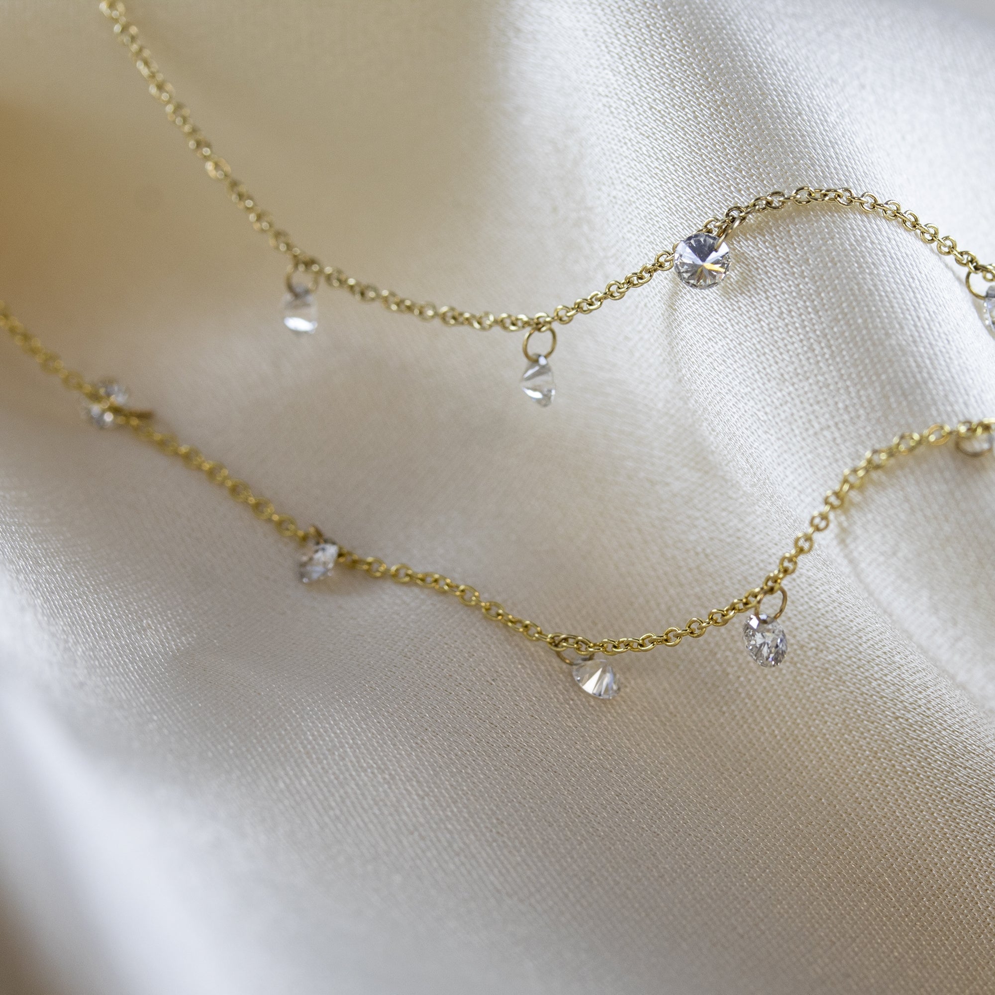 Gargantilla 5 Diamantes Perforados (Blancos) - Blanca Jewels