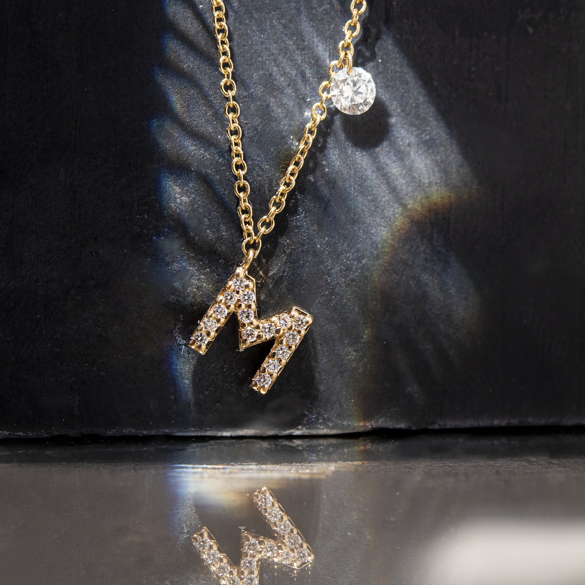 Gargantilla Letra Mini Con Diamante - Blanca Jewels