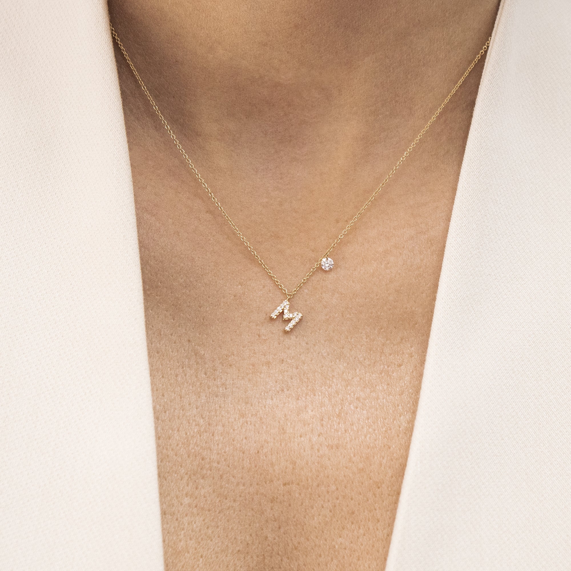 Gargantilla Letra Mini Con Diamante - Blanca Jewels