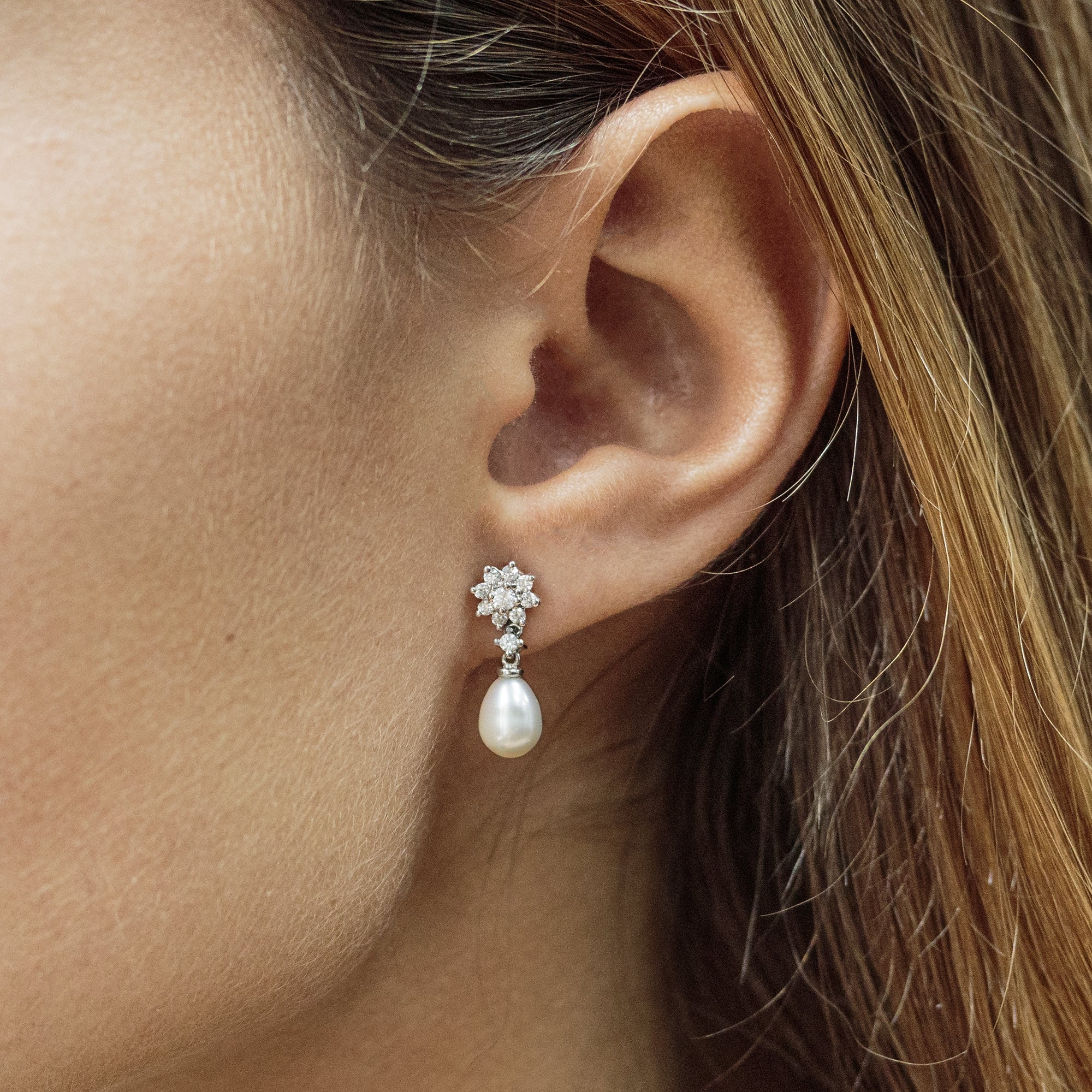 Pendiente Flor con Perla extraible - Blanca Jewels