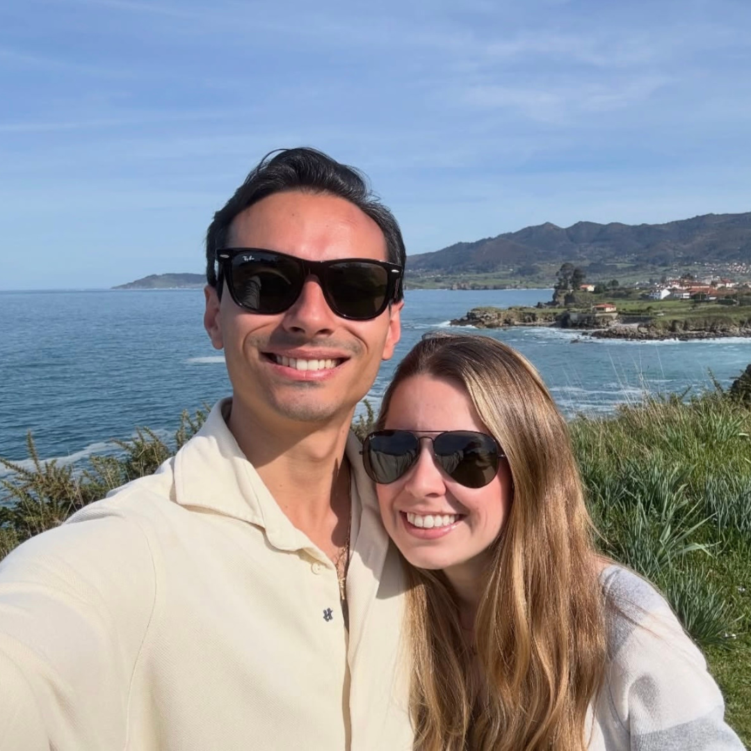Dani y Cris: un “sí” entre margaritas y aguamarinas