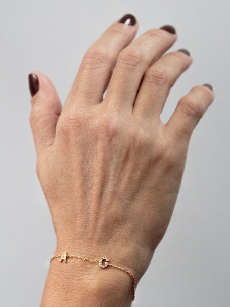 Brazalete Dos letras Diamantes Mini
