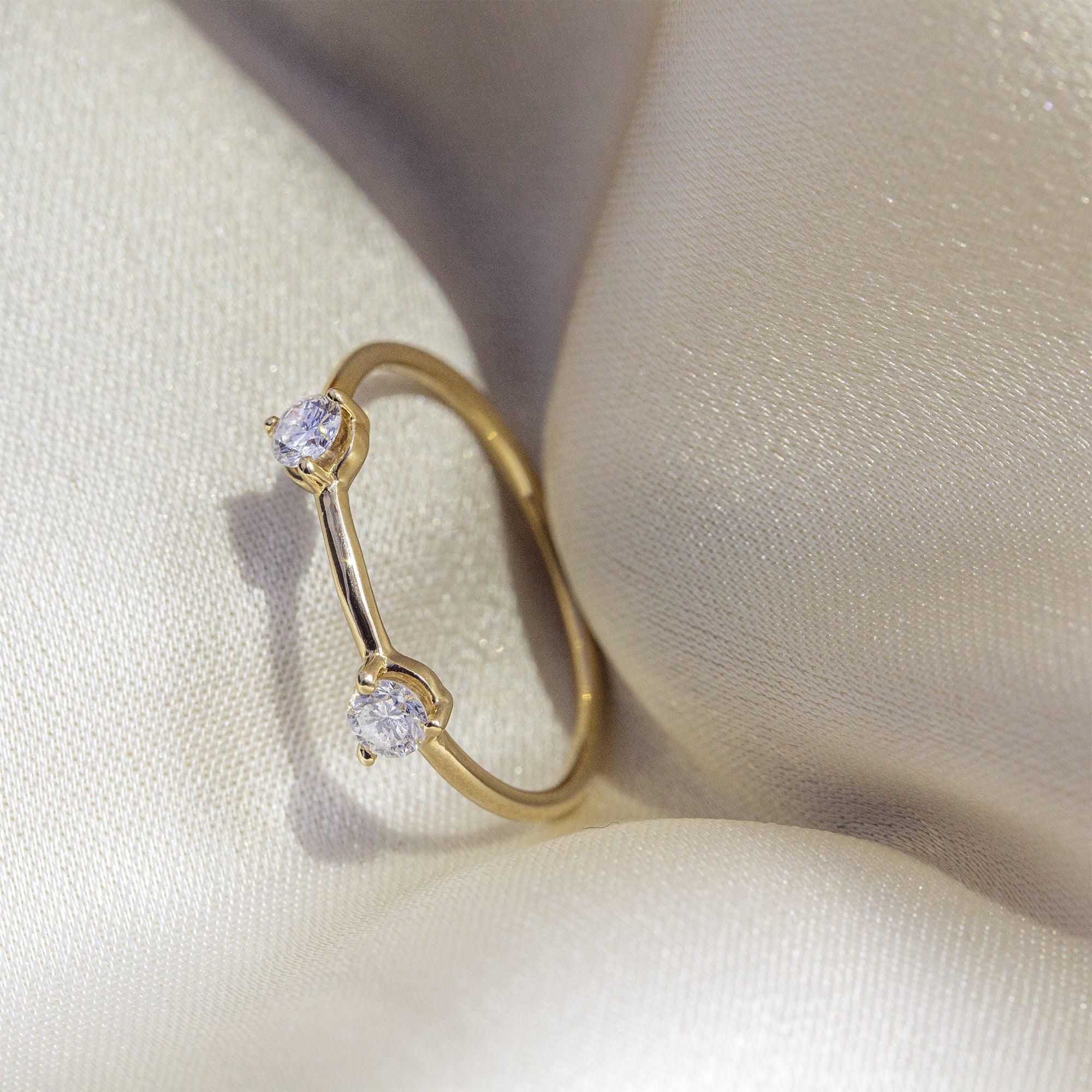 Anillo Diamantes 0.20ct oro 18kt. Monturas de tres grapas.