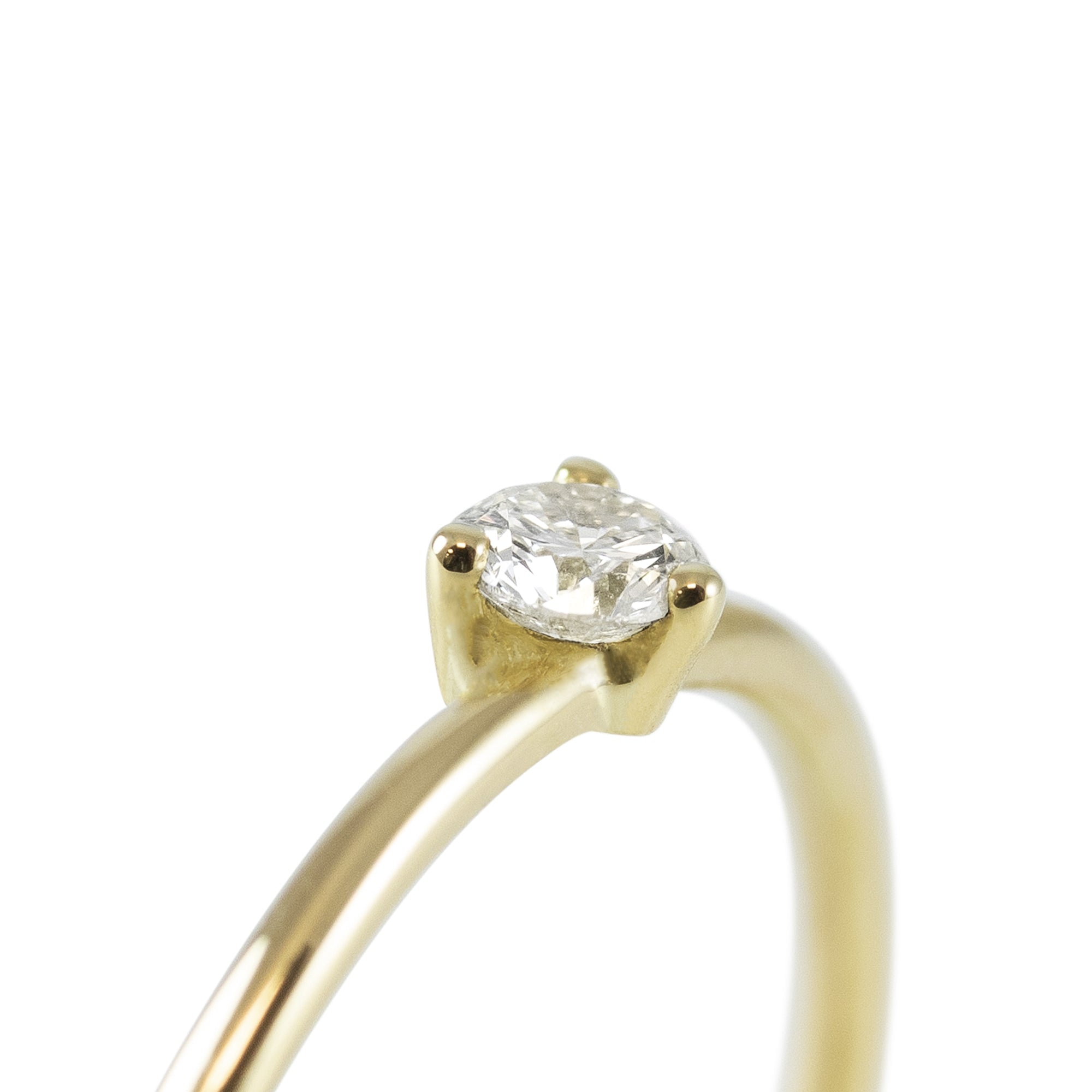Solitario Diamante 0.16ct oro 18kt. Diamante talla brillante 0.16ct (3.5mm).