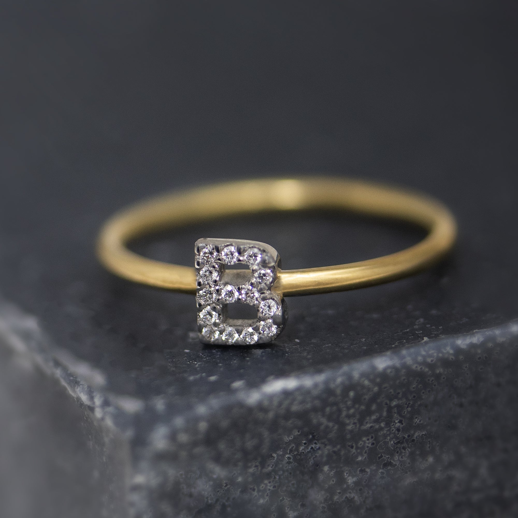 Anillo Letra Mini Bicolor