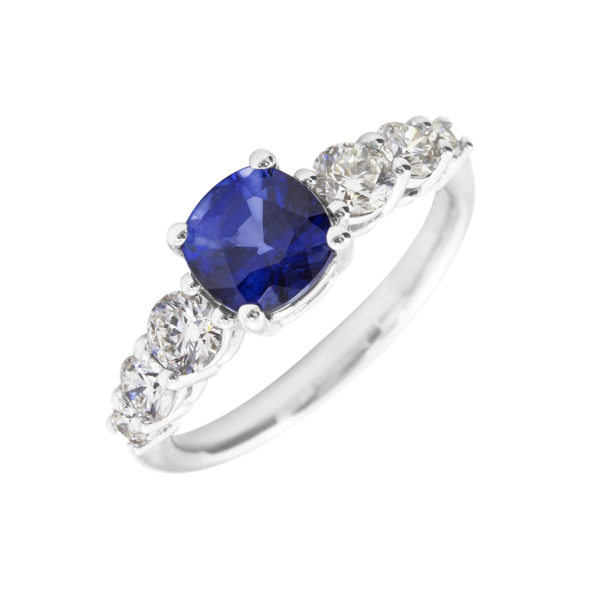 Anillo Compromiso Oro Blanco 18Kt Zafiro Oval Y Diamantes