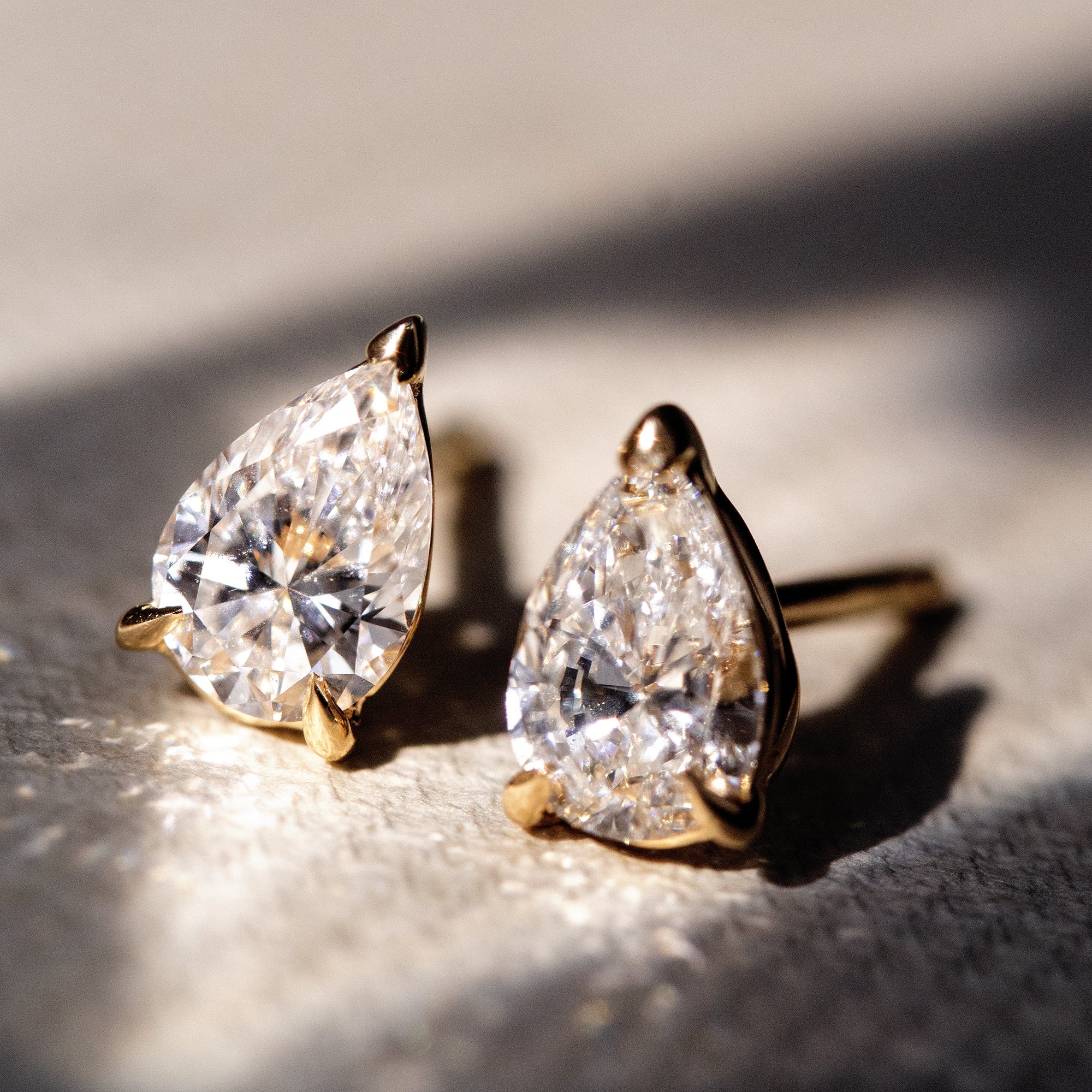 Pendientes Boton Lagrima Diamante - Blanca Jewels